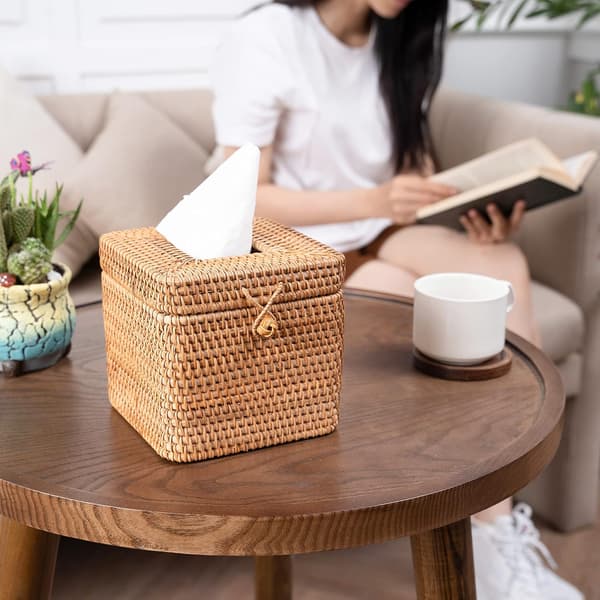 Firkantet Rattan Tissue Box med hængslet låg