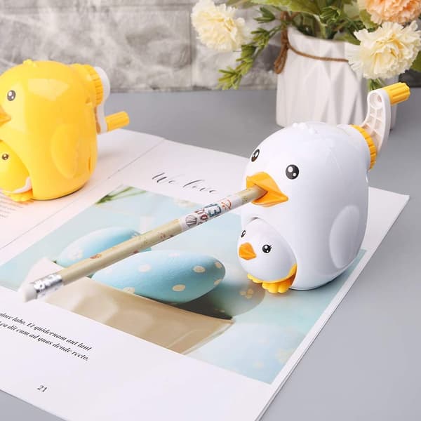Pencil sharpener hand mechanical cutting tool