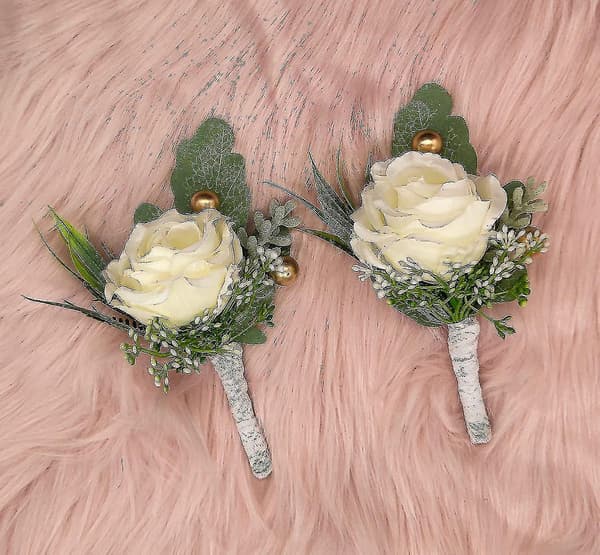 2 stk. bryllupsblomster til brudgom og forlover kostumedekoration kunstige roser knaphulsblomst til bryllup