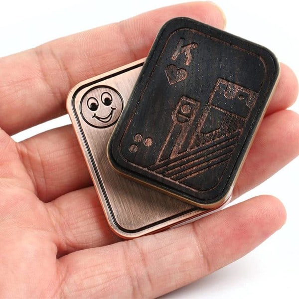 2023 uudet magneettiset metalliset Fidget-lelut - Metal Poker Push Card Fidget Slider Stressinlievityslelu kk