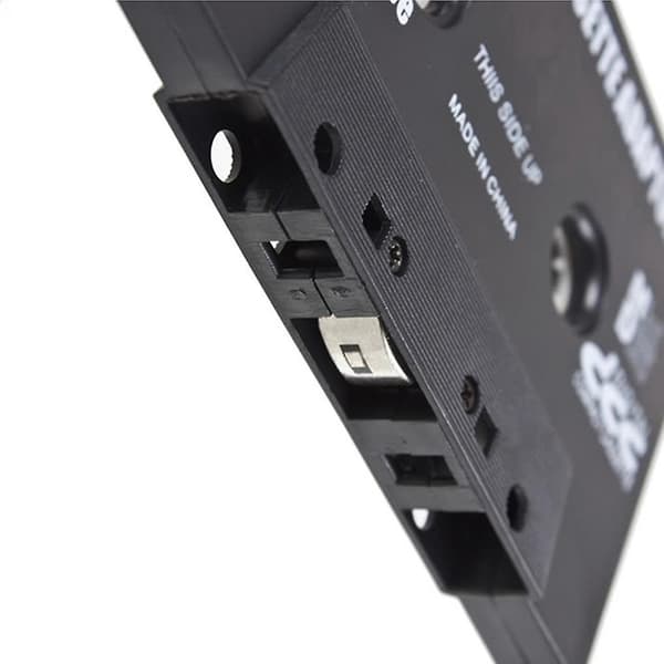 Yleiskäyttöiset autokasetoadapterit 3,5 mm urosliittimellä MP3 MP4 -laitteille