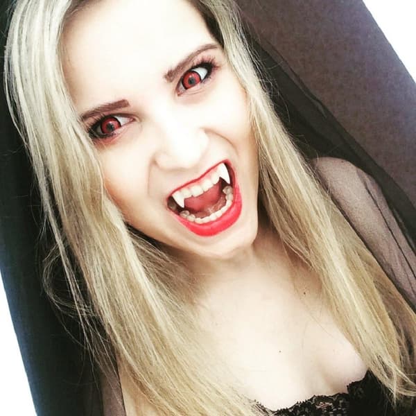 Retractable Halloween Realistic and Scary Vampire Fangs,