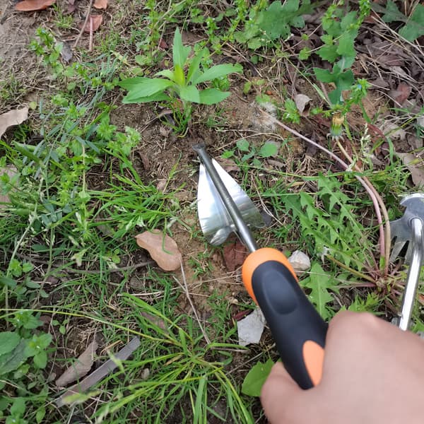 Weeder, handweeder, manual weeding forks, multifunctional garden tools for garden and yard (orange)