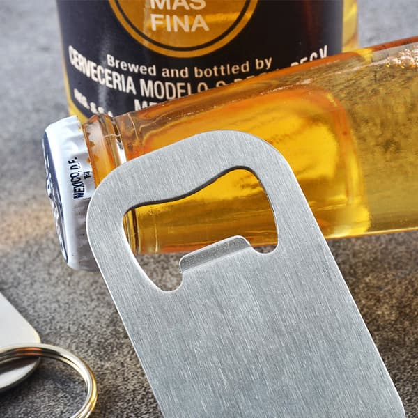 2 deler flat flaskeåpner i rustfritt stål, nøkkelring, robust og holdbar å sende til venner, lett og enkel å bære,