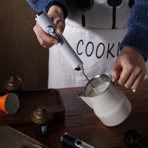 Mælkeskummer Håndholdt, Kaffeskummer med 2 Piskeris i Rustfrit Stål 3 Hastigheder, Drikkeblander