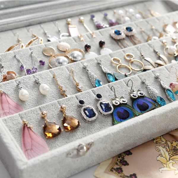 Sammetstäckt Örhängeslåda med Transparent Lock, Organizer för 32 Par Örhängen, Stiftfack, Visningsfodral (Örhängesförvaring) Earring Box