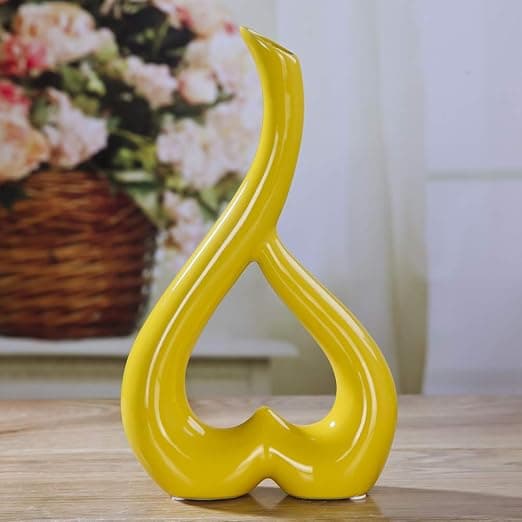 1 gul vase hjerteformet dekorasjon soverom stue hjem