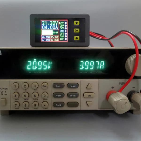 Digitalt multimeter Lade-utladningsbatteritester for DC 0-90V 0-20A Volt Amp M