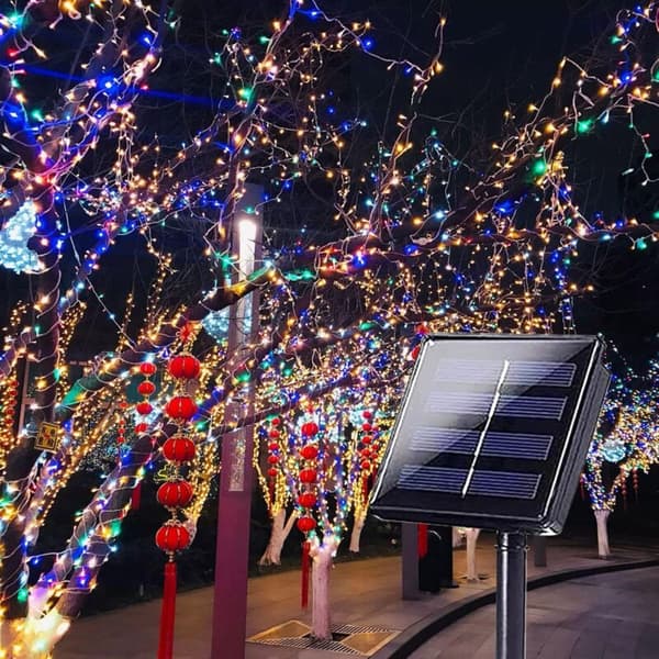 10M 100 LED Solcellelysslynger, Oppgraderte Super Holdbare Solcellelys Utendørs, Vanntette 8 Moduser Solcellelys for Juletre Pat