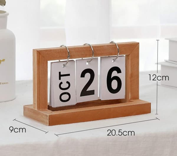 Kompakt skrivebordskalender med tre, enkeltbladet grønn presentasjon