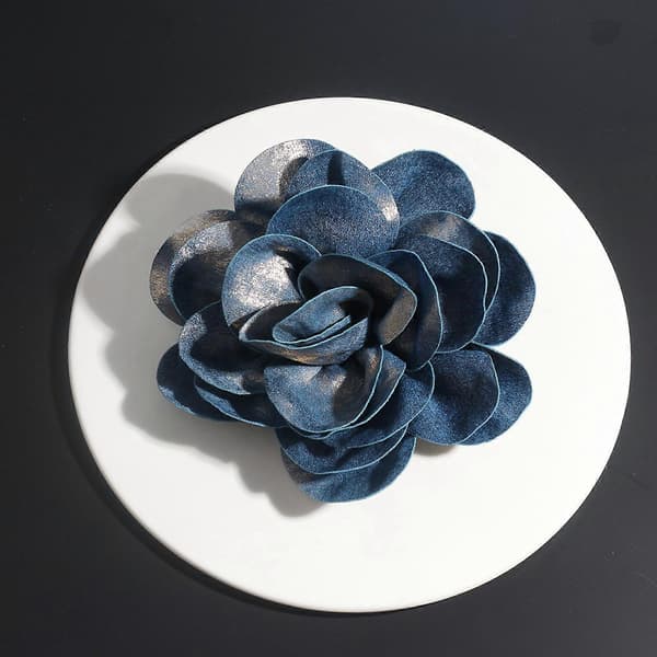 Elegant Kamelia Blomsterbroche Alsidig Modeaccessory til Kvinder Kjole Kostume Unik Kamelia Blå Blue