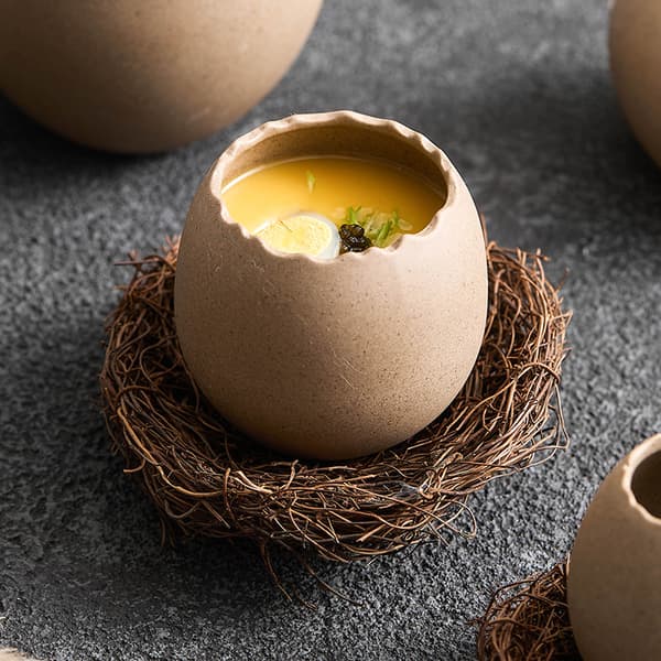 Eggshell Ceramic Bowl with Stand - Ostrich Egg Shaped Dessert Bowl - Creative Tableware for Yogurt and Snacks
