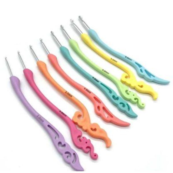 N037 - Set med 8 st. virknålar - Art handle multifärg one size