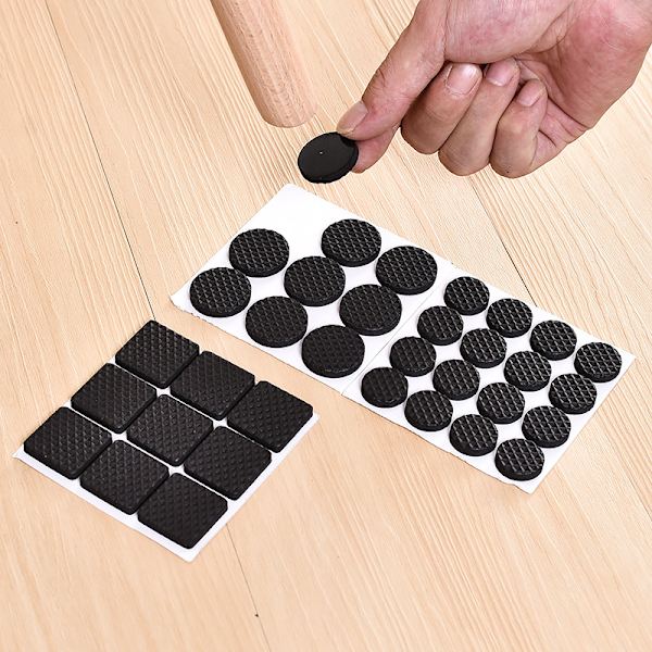 12 stk. firkantede (2,5 * 2,5 cm) med en tykkelse på 4 mm, 5 skridsikre