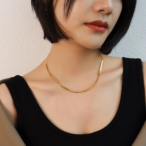 Damhalsband i lager, fiskbenskedja, ormchoker, delikat