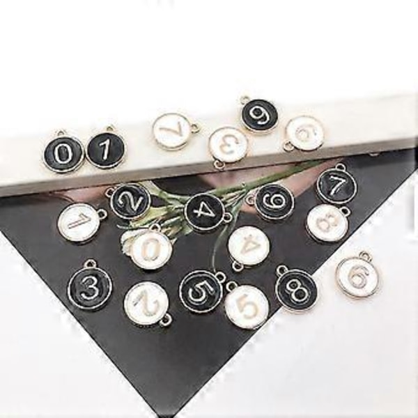 0-9 arabialaiset numerot metalliseosriipukset kaksipuoliset emaloidut numerot riipus tee-se-itse askarteluun rannekoru kaulakoru korujen valmistustarvikkeet (valkoinen)