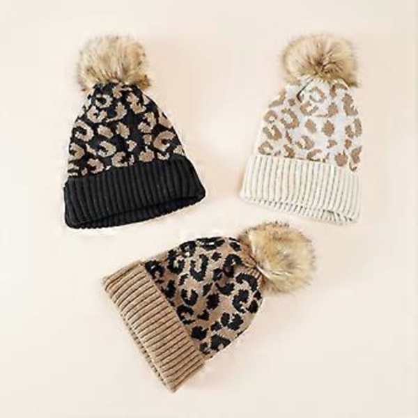 Ribbstickad Mössa med Öronskydd Stickad Hatt Höst Vinter Plyschboll Leopardtryck Stickad Mössa för Cykling Qinhai (Beige)