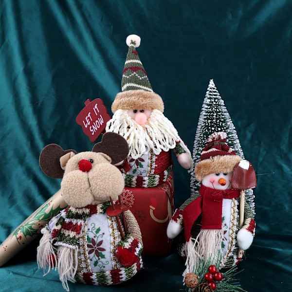3 stycken sittande tomtar, plysch tomte snögubbe ren