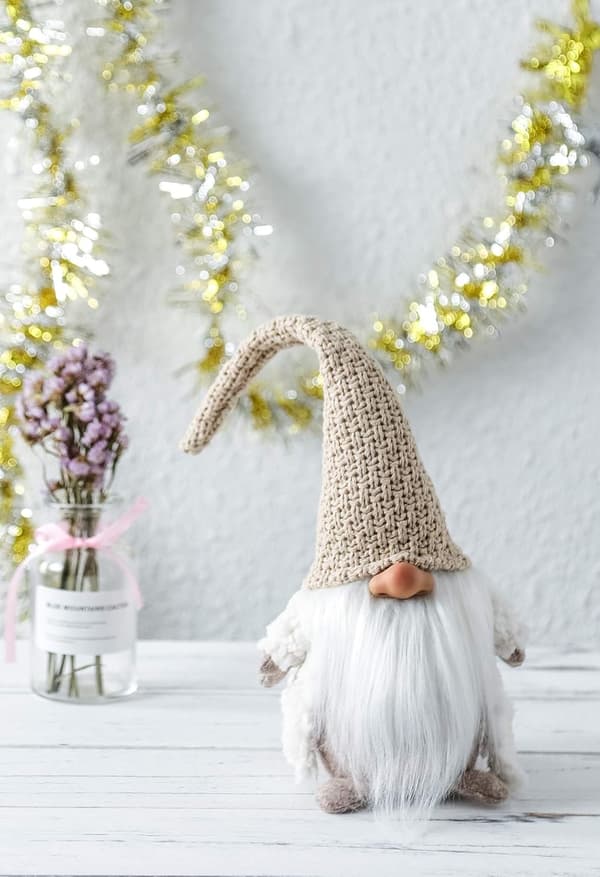 Håndlavet svensk Tomte-nisse julepynt, juleelf-dekoration eller