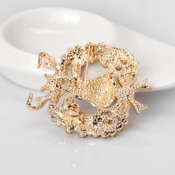 Julgran Jultomte Sockerrör Snöflinga Äpple Hjort Brosch Pin