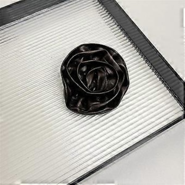 Stilfuld Rose Reversnål Læder Broche Multifunktionel Mode 3D Blomsternål Mode Tøj Nål til Kjoler og Tøj Sort (Lilla)