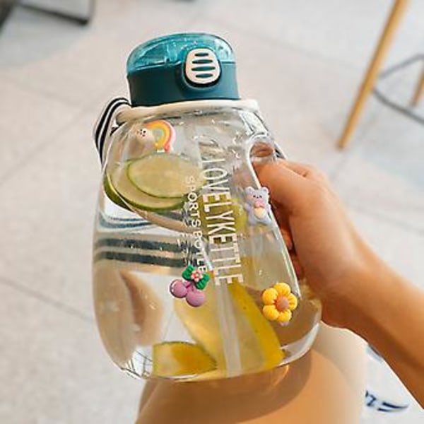 JUSCH Sommer ny plastikkop fitness stor kapacitet sportsflaske bærbar udendørs høj temperaturbestandig ton ton vandkop blå 1500ml(WZ2151)