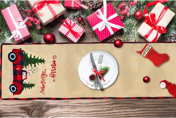 Juteløper til julsbord, brodert God Jul, rød lastebil