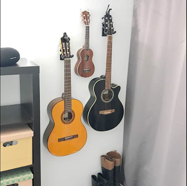 2-pack väggmonterad gitarrställ för ukulele, akustisk gitarr, klassiker