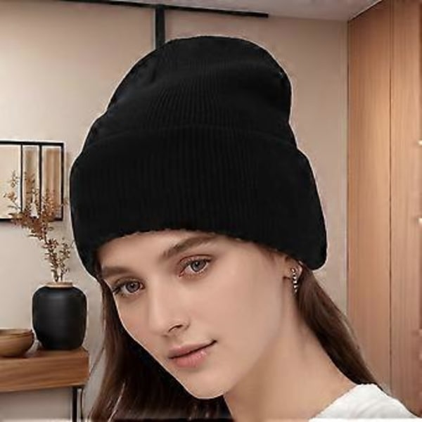 Unisex Stickad Beaniehatt Enfärgad Varm Muddad Vintermössa Vindtät Öronvärmare Hatt för Utomhussporter (Svart)