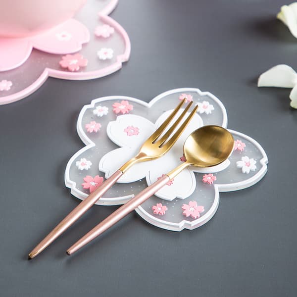 SAKURA WHITE Diameter 11,5, 16, 19cm underlag 3stk PVC blød