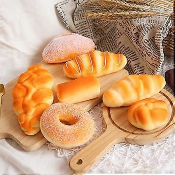 Keinotekoinen leipäsimulaatio ruokamalli valokuvaus rekvisiitta väärennettyjä malleja (suuri croissant)