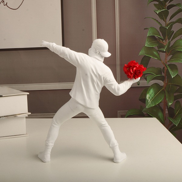 Banksy Blomma-Kastar Staty Resin Liten Prydnad Konst Present Tillbehör