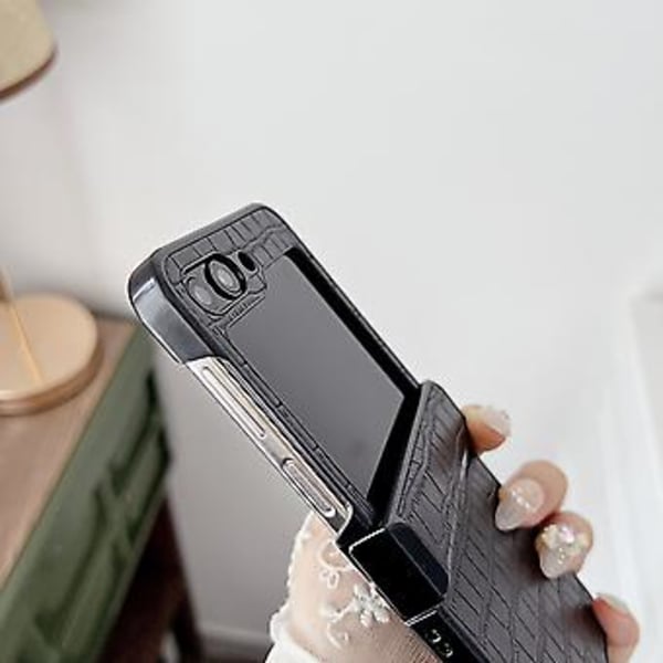 Krokodil-mönstrat PC-fodral för Samsung Galaxy Z Flip5 5G (Vit)