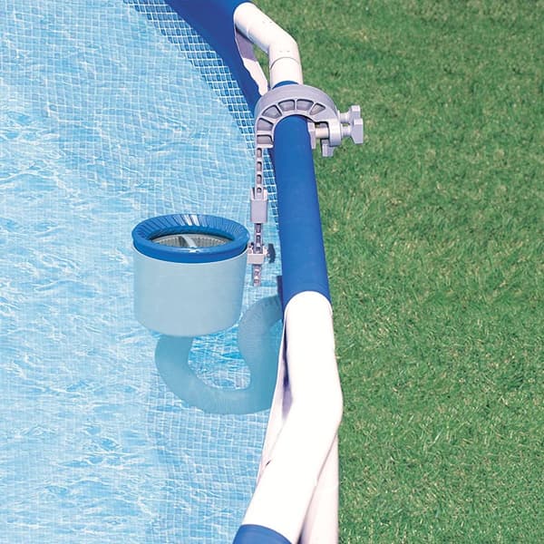 En ny poolskimmer med flytande filter*