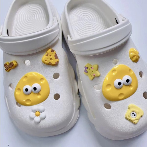 8 stycken 3D gula clogsandal-prydnader, skohängslen, söta skor
