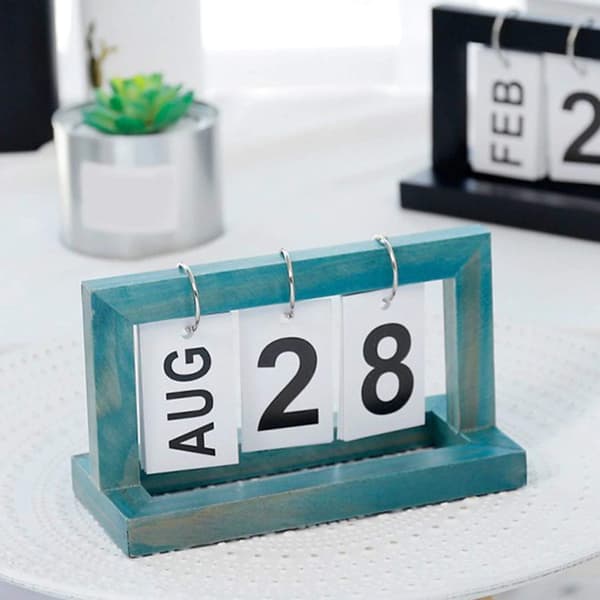 Kompakt skrivbordskalender med trä enkelblad grön presentati