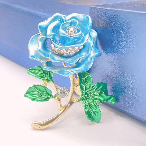 Högkvalitativ brosch med rosblomma (rosa lila rosa)