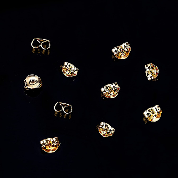 3 par örhänge-fästen i 14 karat guld*
