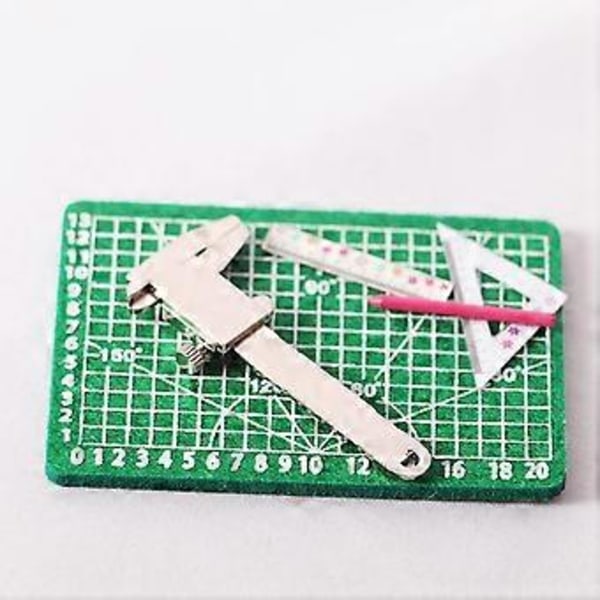 Kostymer Barn Mini Docka Svarta Tavlan Simulerad Miniatyr Bok Docka Klassrum Set Härliga Falska Lärverktyg