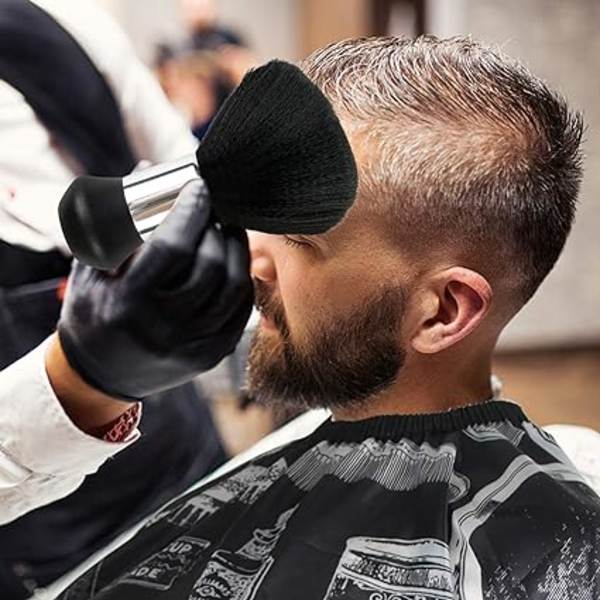 Sort trykt stil, professionel frisørkappe, nakkebørste,