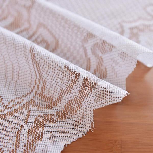 60\" x 84\" (B x L), Rektangulær hvit blondeduk med brodert