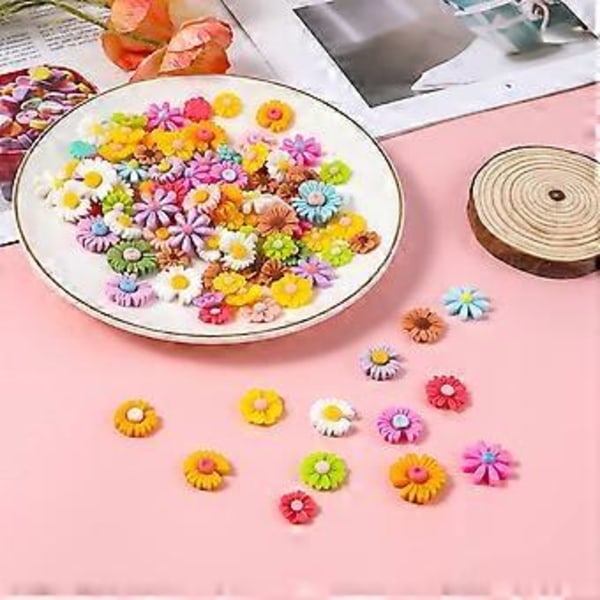 Set med 100 blomsterberlocker i harts, tusenskönapärlor för DIY, scrapbooking, smyckestillverkning, handgjorda dekorationer (blandade färger)