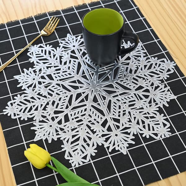 Set med 6 plassmatter, PVC med snøfnugg Hul snøfnugg plassmatte