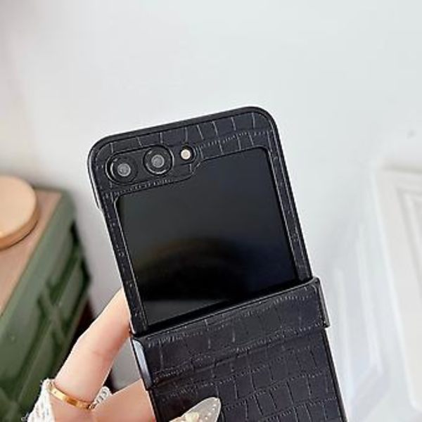 Krokodil-mönstrat PC-fodral för Samsung Galaxy Z Flip5 5G (Vit)