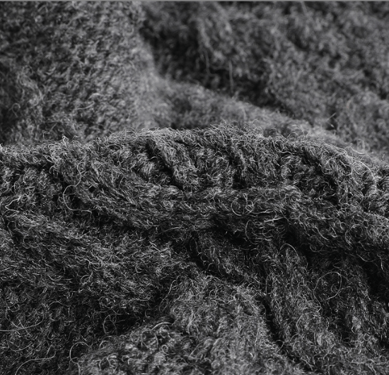 Dame sorte cashmere handsker med tyndt for og kabeldesign,