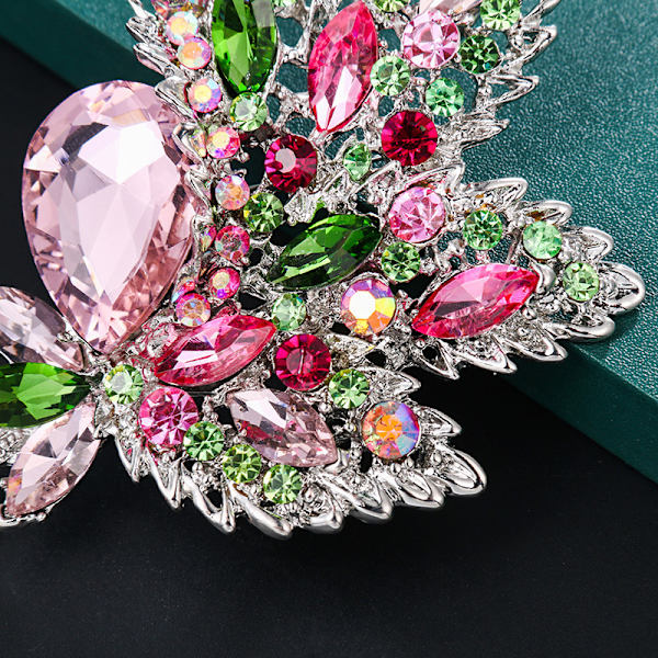 Elegant blomsterbrosch med färgglada kristaller och strass för kvinnor