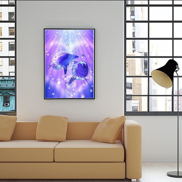 30 x 40 cm, delfiini kuunvalossa timanttimaalauskirjonta