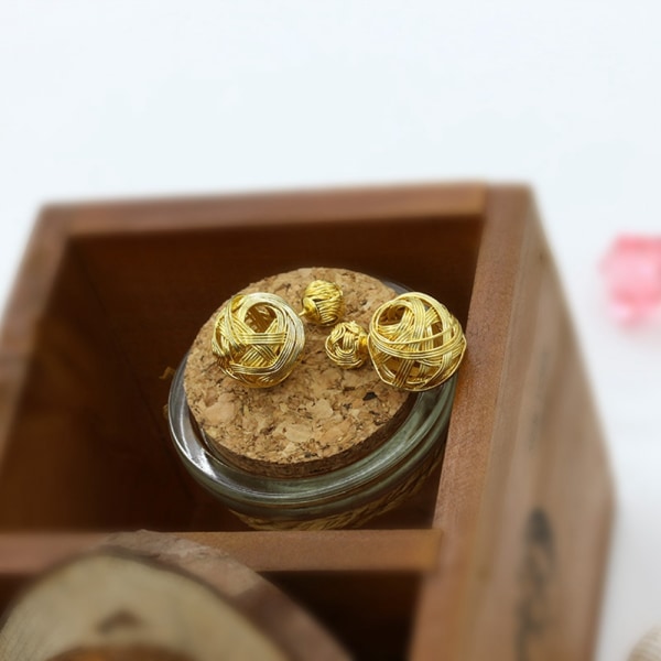 Herkkä metalliseos neulepalloriipus korvanappi Naisten tytöille korut koristelu lahja kultaa