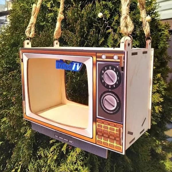 Fuglefoderautomat til udendørs ophængning, træfuglefoderautomat med TV-formet fuglefoderautomat, havedekoration, gave til fugleelskere