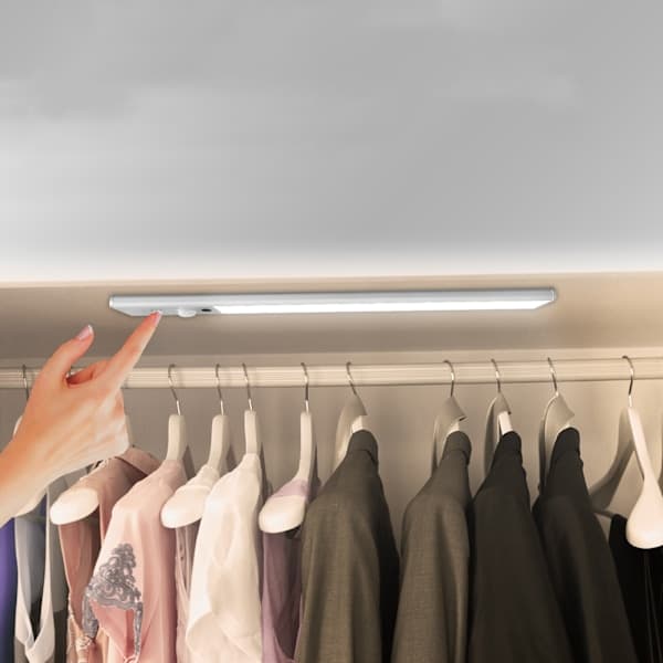 Vit 30 cm LED-lampa med trefärgsdimmer och rörelsesensor